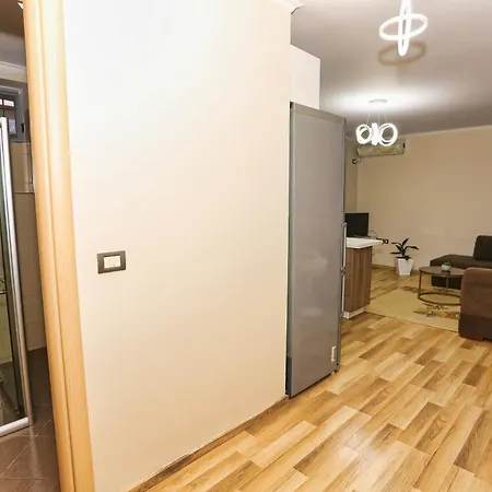 R&b Center * Тирана