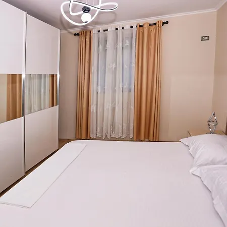 R&b Center Apartmán *